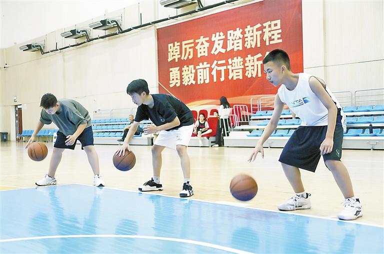 img, 一圈进行运, 本报记者